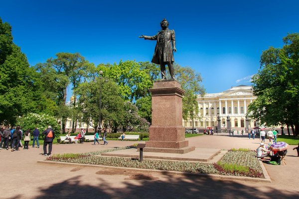Discover Your Perfect Norfolk Retreat: Enjoy Exclusive Windmill Tour Access!